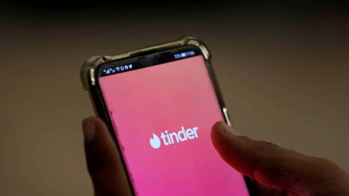 Você quer aproveitar os recursos premium do Tinder Gold sem gastar dinheiro? Descubra soluções criativas e algumas controversas que prometem liberar o acesso ao Tinder Gold sem custo algum.